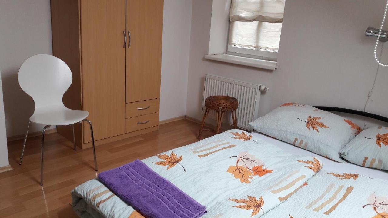 Ubytovaci Zarizeni 洛沃西采 外观 照片